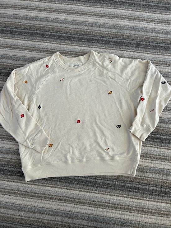 THE GREAT. Tops - THE GREAT. Cream Crewneck Sweater with Multicolor Embroidered Flowersi